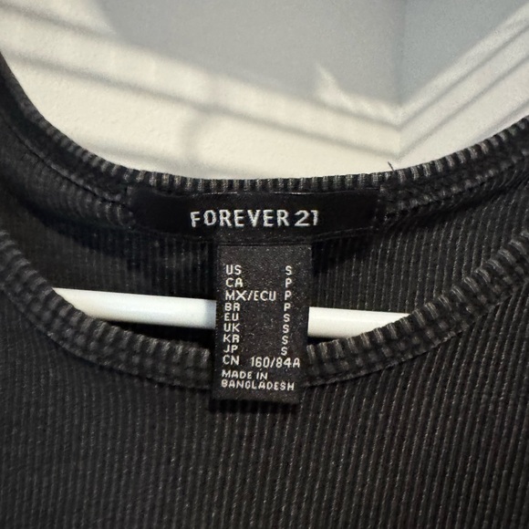 Forever 21 Black Outlaw Graphic Crop Top - Picture 2 of 2